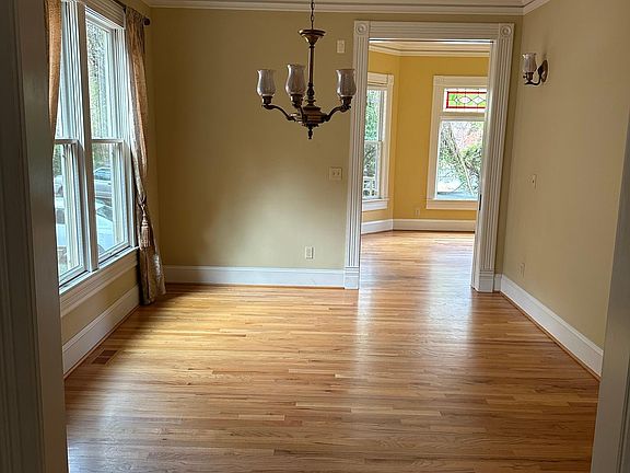 5th image of 322 SW Meade St