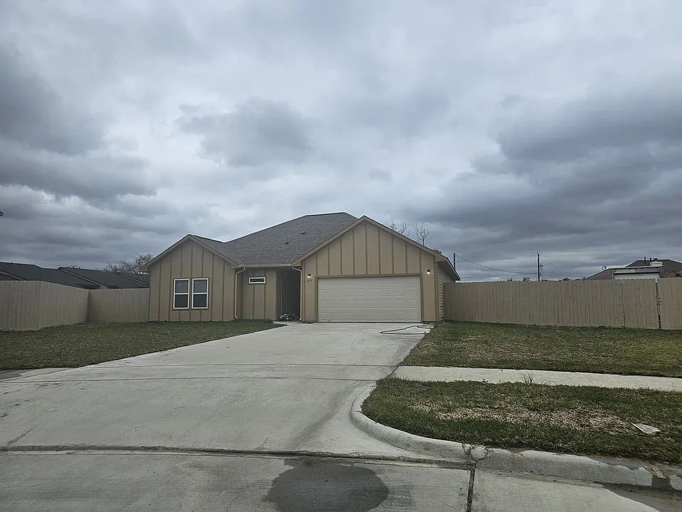 210 Memon Ln