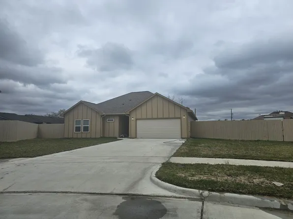 210 Memon Ln, Deer Park, TX 77536