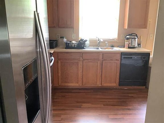 3rd image of 2876 Arrowsmith Dr