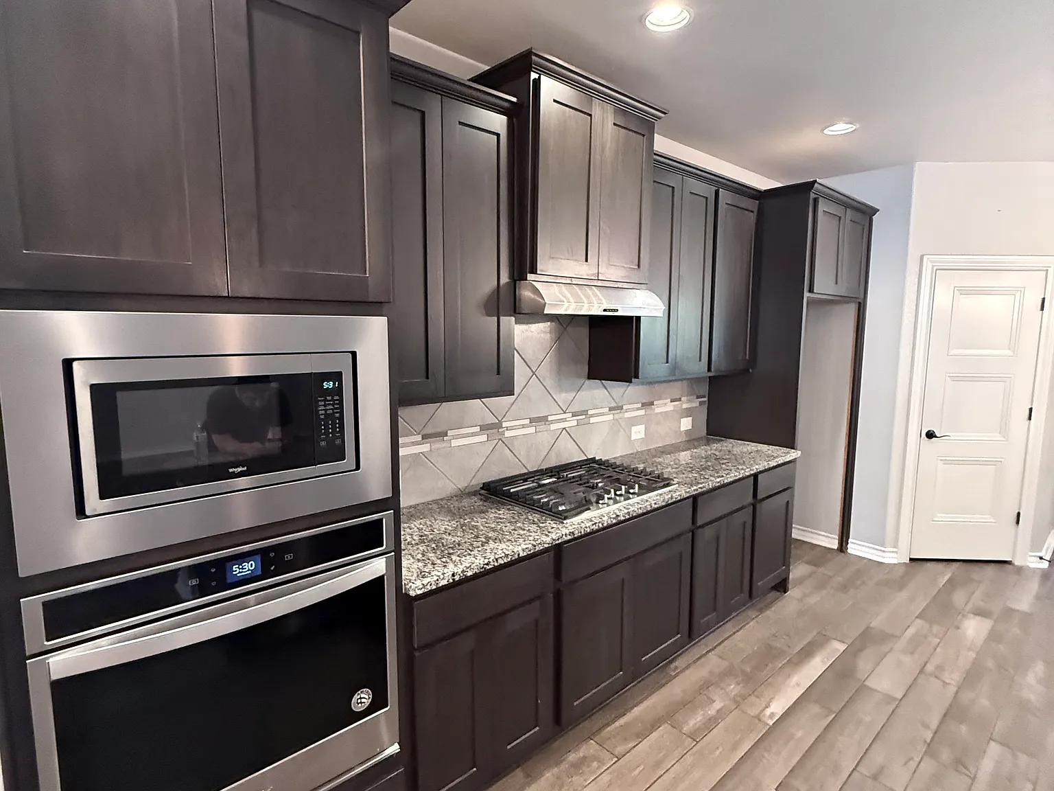 4 bed, 2800 sqft, $2,750 — Photo 2