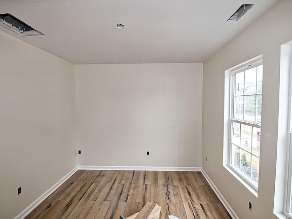 4th image of 1009 Ridge Rock Rd