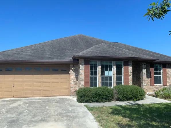 152 Castle Breeze Drive, Seguin, TX 78155