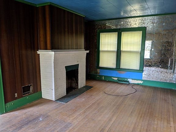 2nd image of 2914 Midland Ave