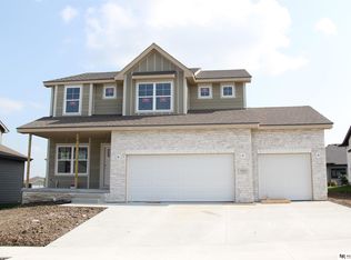 7921 Lena St, Lincoln, NE 68516