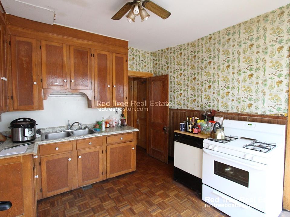 1st image of 179 Babcock St #2Z