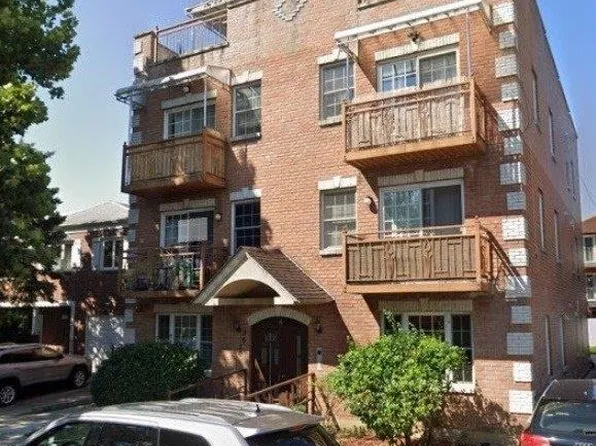 36-20 194th Street #3R, Flushing, NY 11358