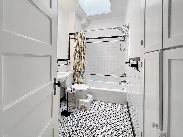 219 Rhode Island Ave NE — Photo 14