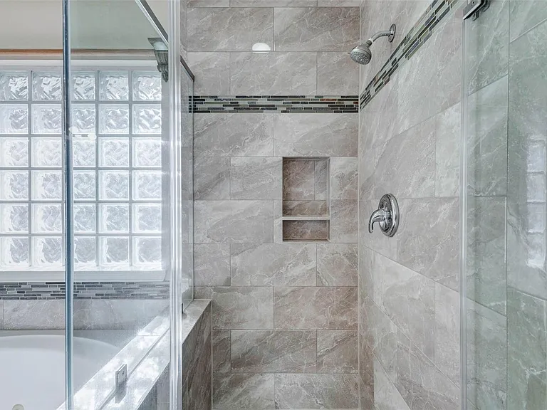 20702 Teasel Ct — Photo 10