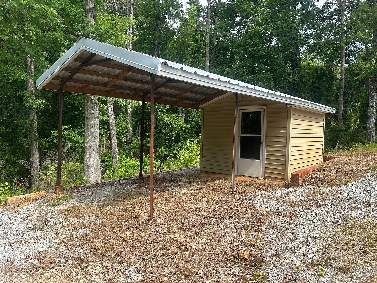 Building Photo - 585 Pennington Lake Rd