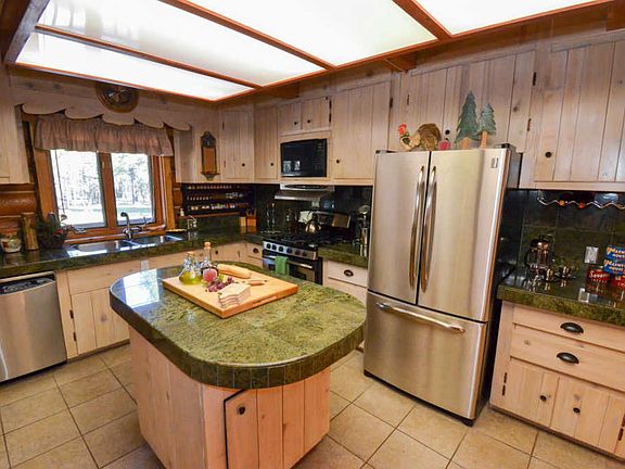2nd image of 1818 Griswold Ln