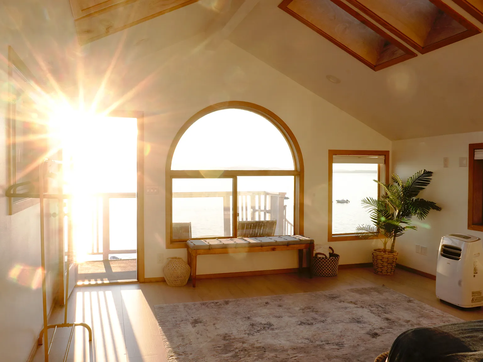 7 bed, 3424 sqft, $10,000 — Photo 2
