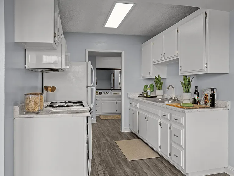 Villa Camino Apartments — Photo 7