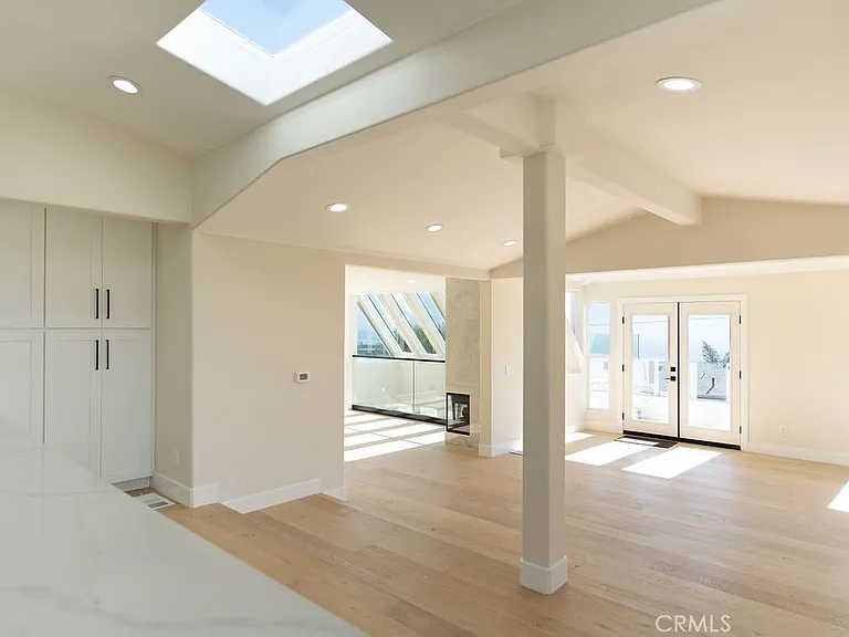 2850 Zell Dr — Photo 39