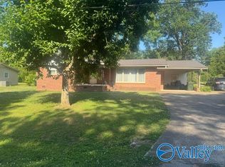 2202 Roseberry Dr, Scottsboro, AL 35769