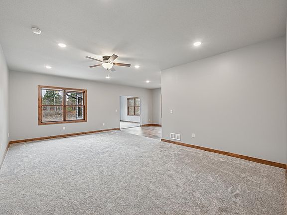 4th image of 16836 Piper Ln