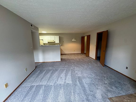 4th image of 5647 Wellington Woods Blvd