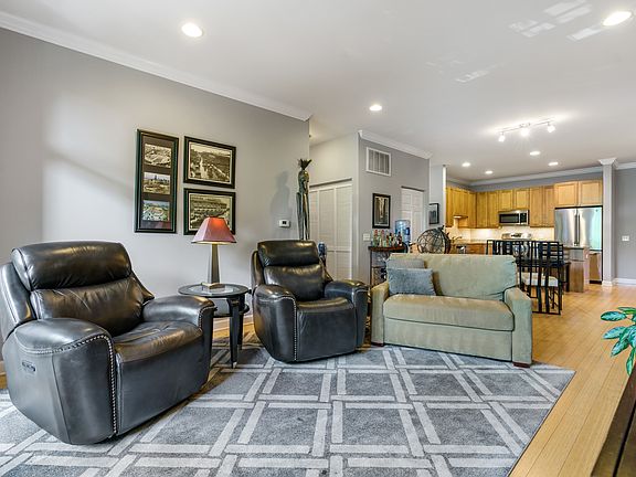 3rd image of 2326 W Giddings St APT 202