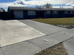 9020 McConnell Dr #A & B, Moses Lake, WA 98837
