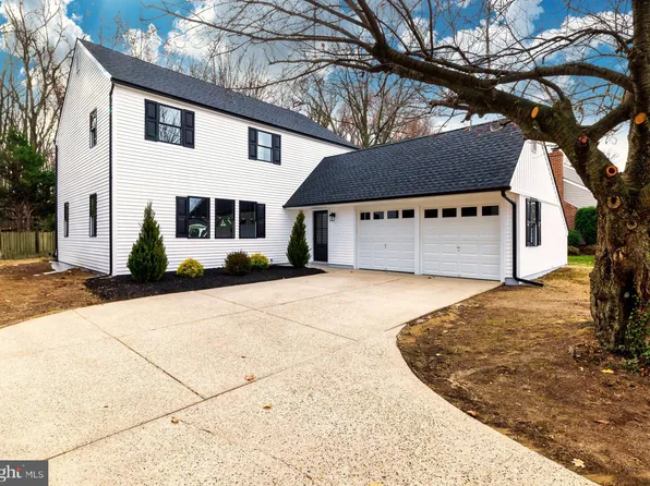 113 Fox Chase Dr, Delran, NJ 08075