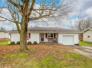 216 S Pine St, Carmichaels, PA 15320