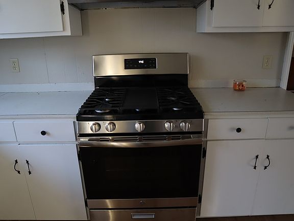 4th image of 895 B St