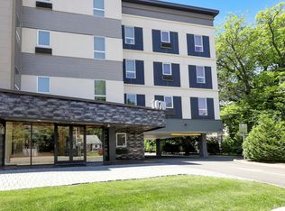 1070 River Rd #401, New Milford, NJ 07646