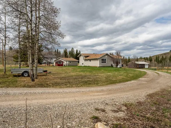 370 16th Ave S, Diamond Valley, AB T0L 2A0