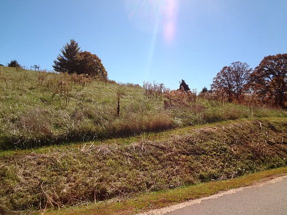2nd image of 147 Golden Eagles Point