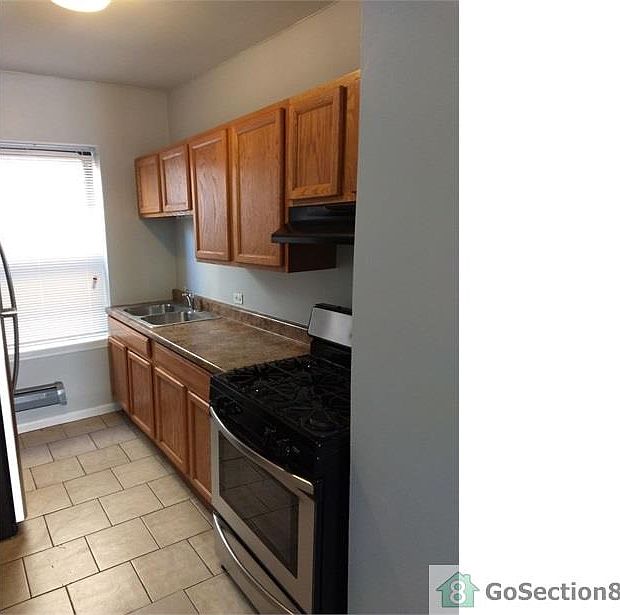 1st image of 7024 S Paxton Ave APT 3A