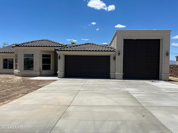 2nd image of 111 Lakemaster Ln