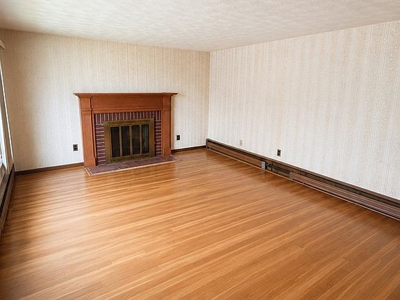 2nd image of 7 Lorette St
