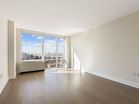 4th image of 125 W 31st St APT 54G