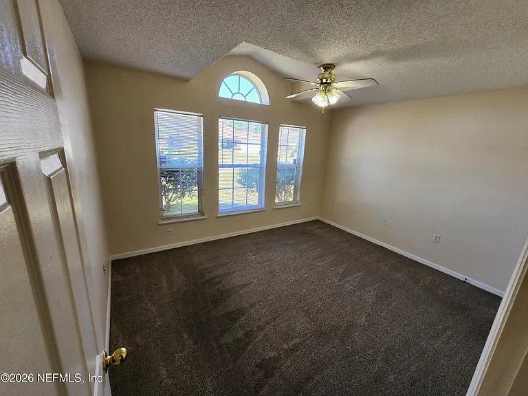 5940 Wentworth Cir S — Photo 18