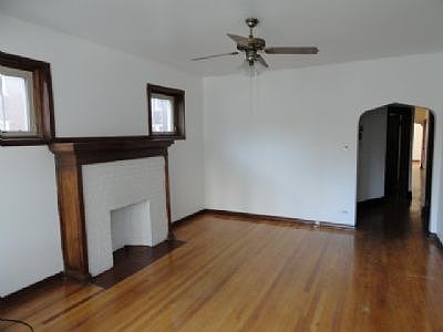 2nd image of 5546 N Winthrop Ave #1
