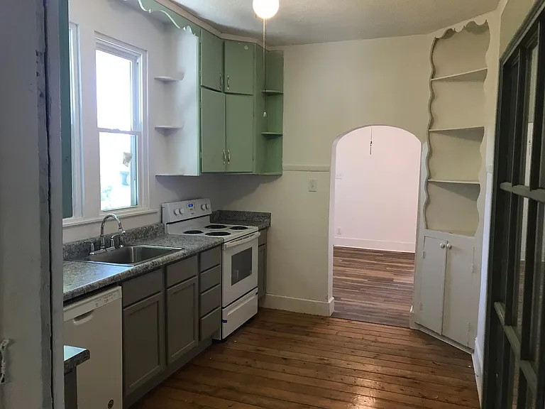 159 N Front St #1 — Photo 9
