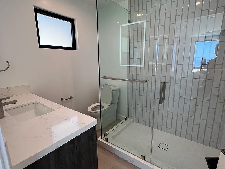 2409 Crest Dr — Photo 11