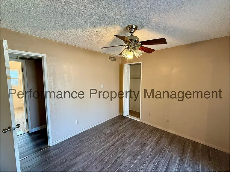 5424 Le Conte Ave — Photo 10