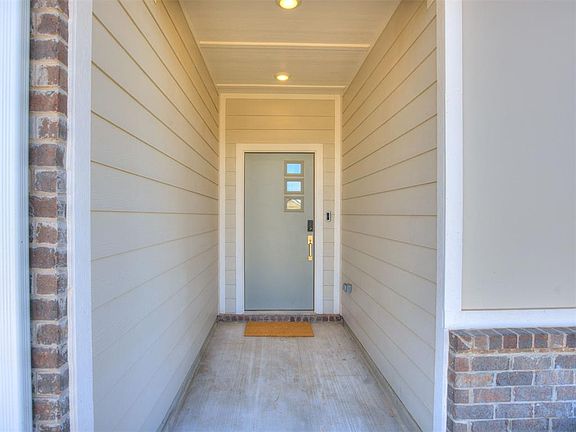 4th image of 8112 NW 153rd St