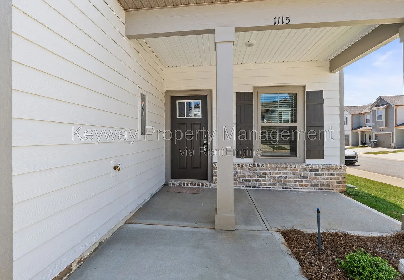 3 bed, 2.5 bath, 1461 sqft, $1,745 — Photo 2