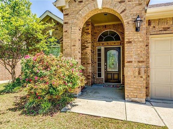 2nd image of 4617 Hidden Pond Dr