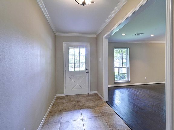 2nd image of 530 Ashford Forest Dr