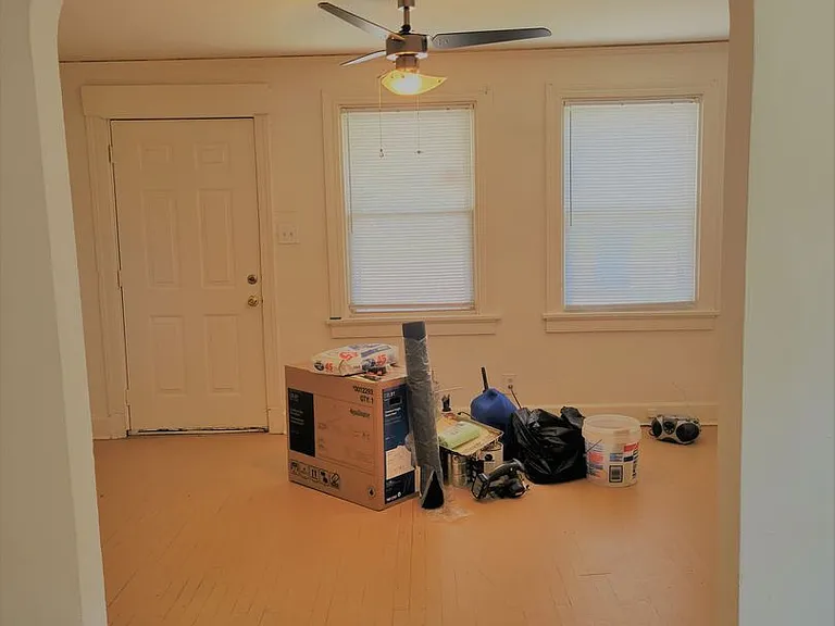 1315 Byron St — Photo 6