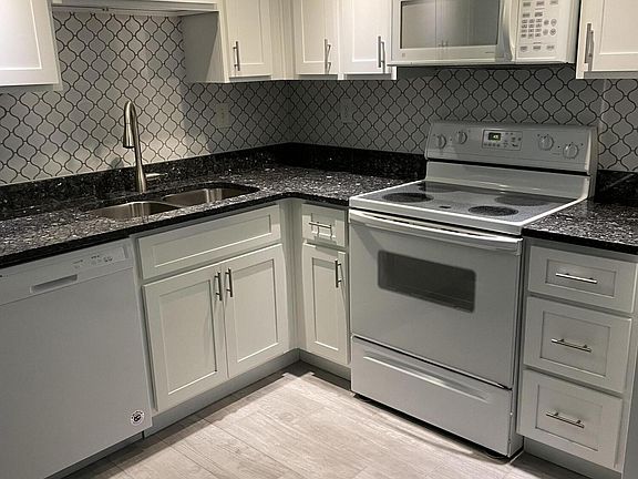 3rd image of 310 Chanel Ct APT 3