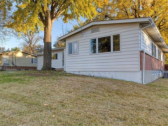 4th image of 3625 Tremont Dr