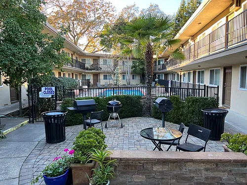 Tiffany Plaza Apartments Photo 1