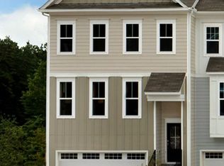 716 Edgewater Ridge Ct, Apex, NC 27523