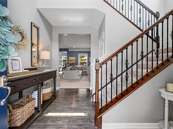 3rd image of 229 Birchwood Ln