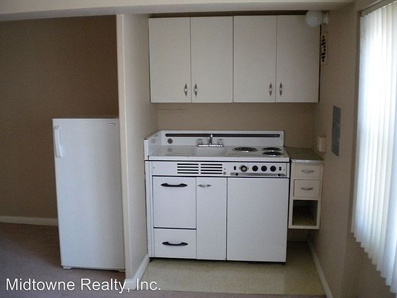 4th image of 530 W Berry St APT 306