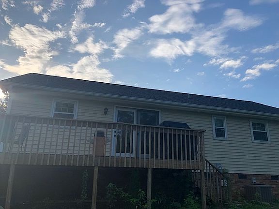 3rd image of 114 Taft Dr